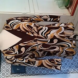 Vintage retro pattern medium shirt 👕